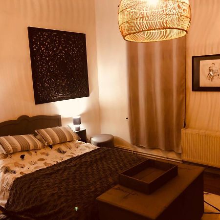 La Mosane Bed & Breakfast Профондвил Екстериор снимка